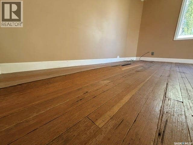 9 Tenant STREET — photo 4 of 19