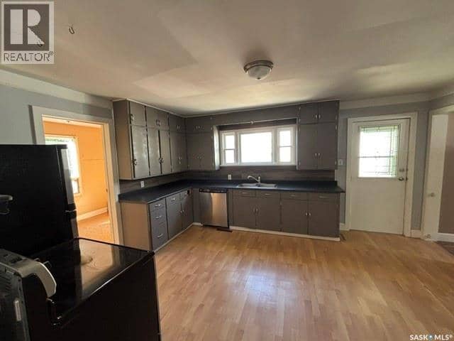 9 Tenant STREET — photo 5 of 19
