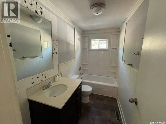 9 Tenant STREET — photo 7 of 19