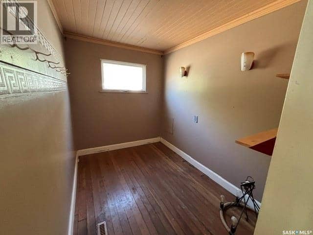 9 Tenant STREET — photo 8 of 19
