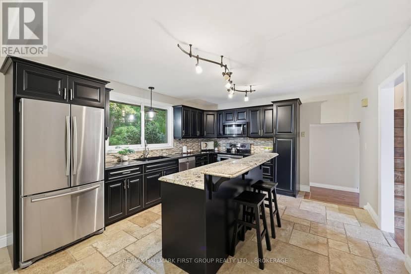 884 Safari Drive — photo 11 of 40