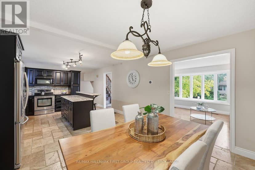 884 Safari Drive — photo 14 of 40