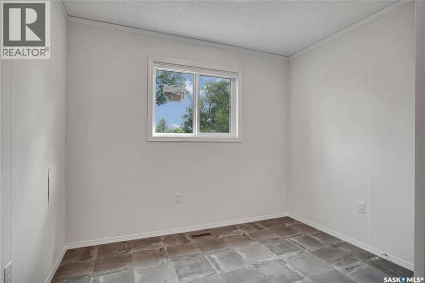 320 1524 Rayner AVENUE — photo 14 of 19