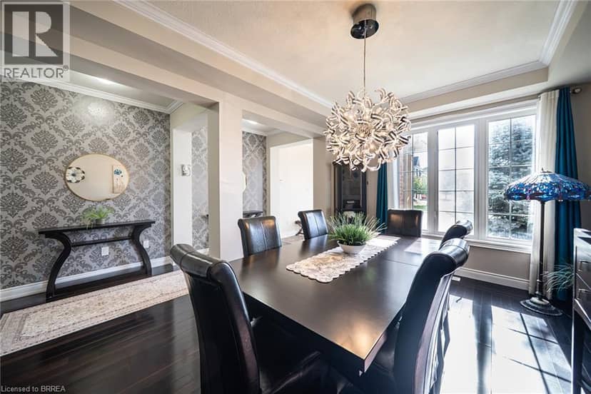 10 BISSET Avenue — photo 12 of 40