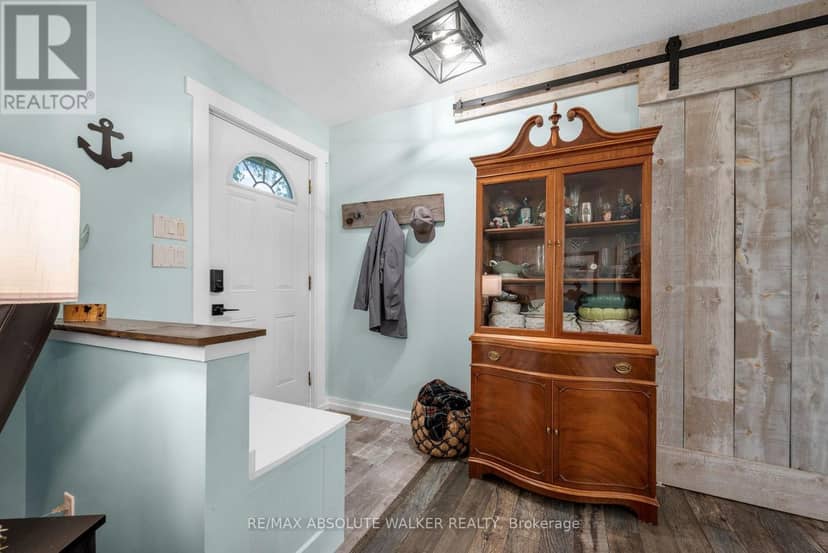 331 Wolfe Crescent — photo 3 of 31