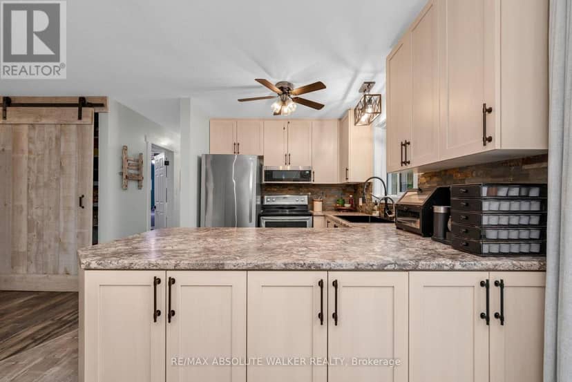 331 Wolfe Crescent — photo 7 of 31