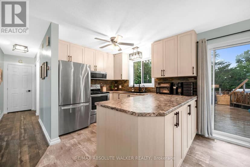 331 Wolfe Crescent — photo 8 of 31