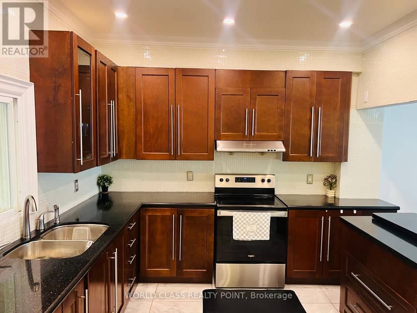 21 South Bonnington Avenue, Toronto, photo 2