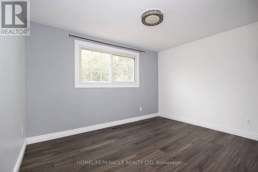 14 Pilkington Crescent — photo 14 of 22
