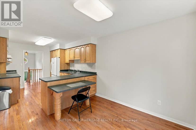 122 Perryview Drive — photo 9 of 40