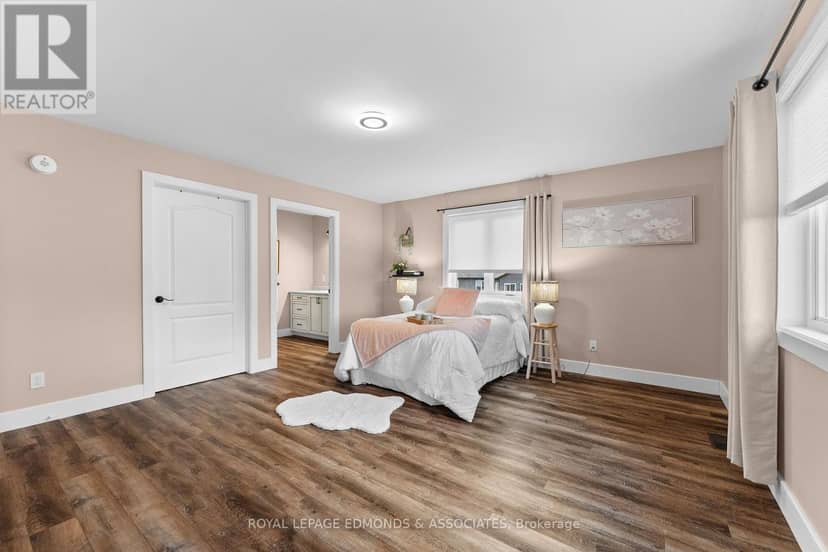 15 Hannah Street — photo 23 of 40