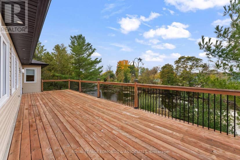 15 Hannah Street, Whitewater Region, photo 3