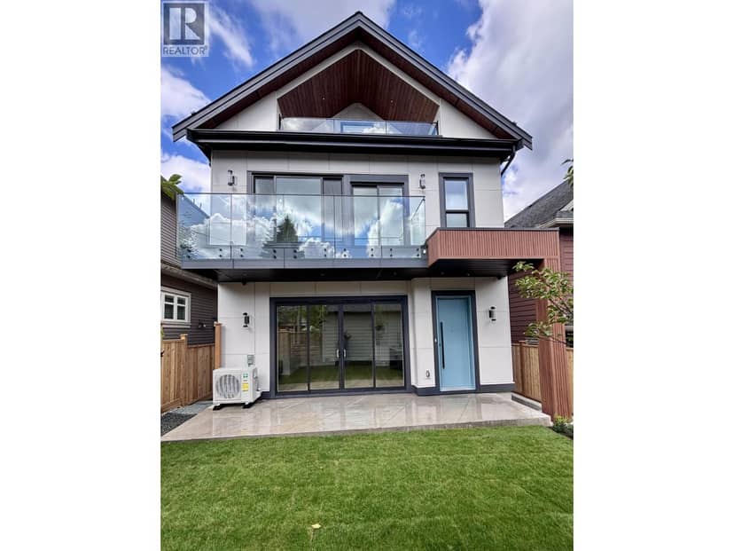 2 746 E 12TH AVENUE, Vancouver