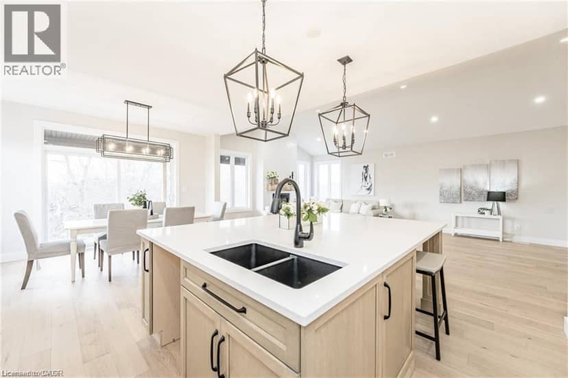 1050 WALTON Avenue — photo 14 of 40