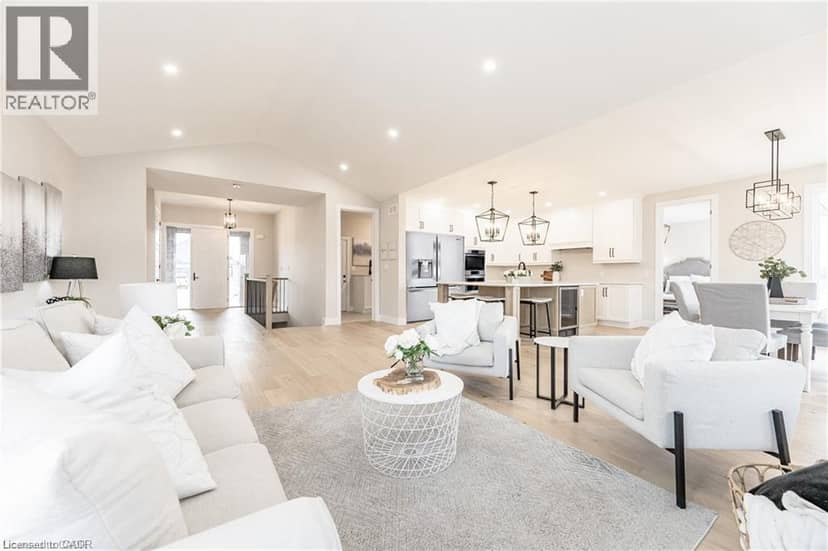 1050 WALTON Avenue — photo 10 of 40