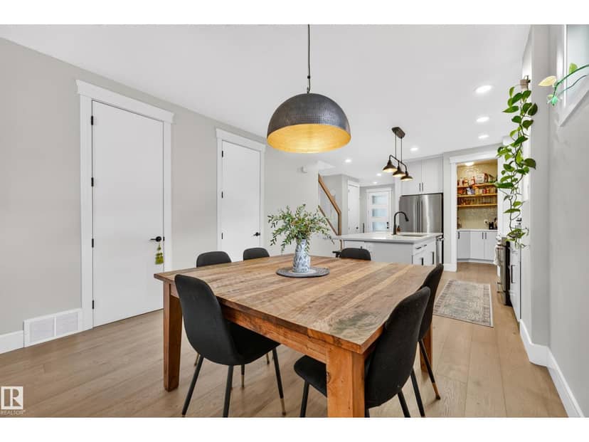 9320 71 AV NW NW — photo 15 of 40