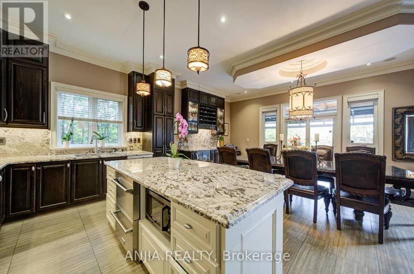 452 Fernleigh Circle S — photo 11 of 40