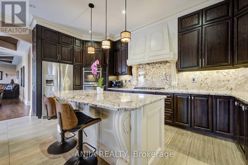 452 Fernleigh Circle S — photo 14 of 40