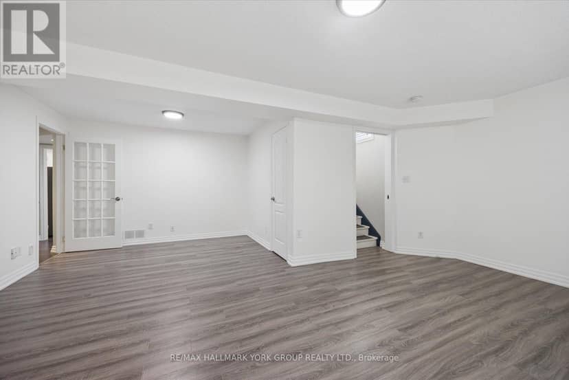 74 Wrendale Crescent — photo 32 of 40