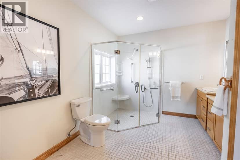 900 St Clair Parkway — photo 15 of 40