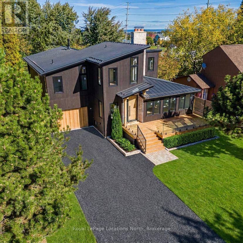 146 Campbell Crescent — photo 1 of 17