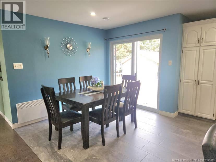 306 Veteran Street — photo 14 of 40
