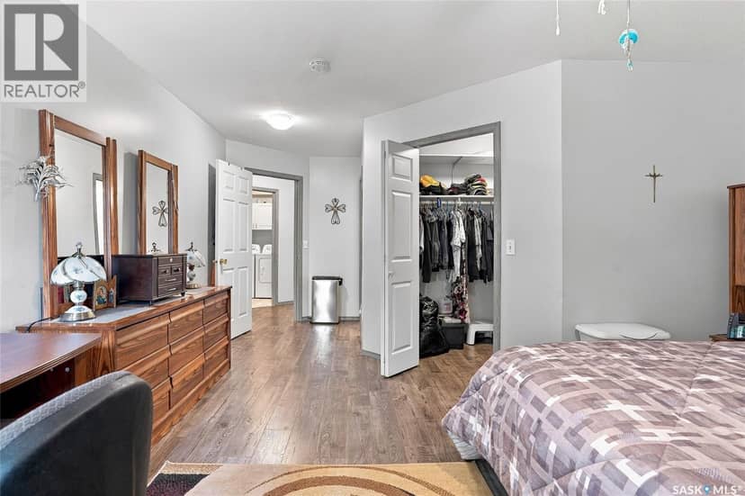 204 214 Ross AVENUE — photo 17 of 29