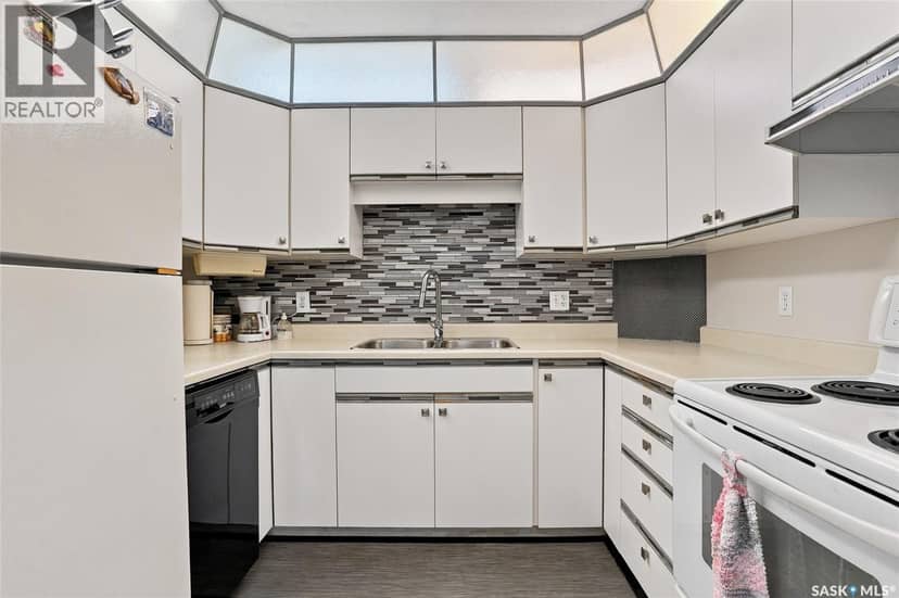 204 214 Ross AVENUE — photo 9 of 29