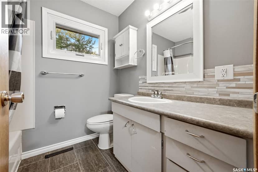 305 1st AVENUE NW — photo 19 of 40