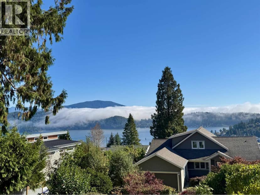 496 SPYGLASS PLACE, Gibsons, photo 4