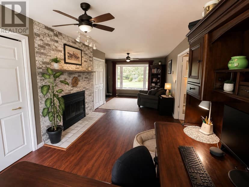 12 Maple ST — photo 14 of 29