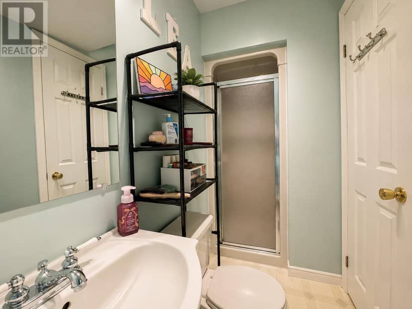 12 Maple ST — photo 18 of 29