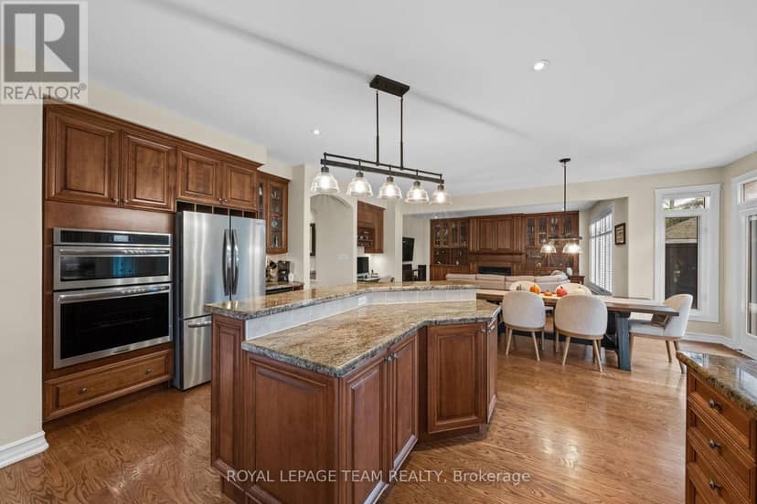 418 Lockmaster Crescent — photo 14 of 40