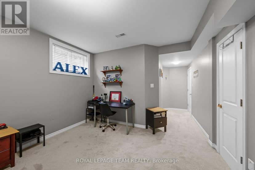 418 Lockmaster Crescent — photo 36 of 40