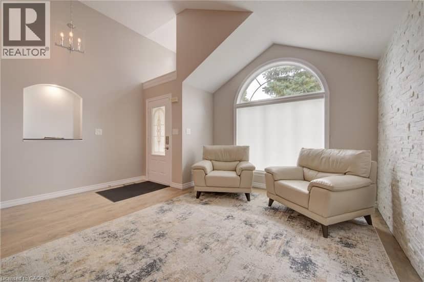 574 CLIPPER Drive, Waterloo, photo 8