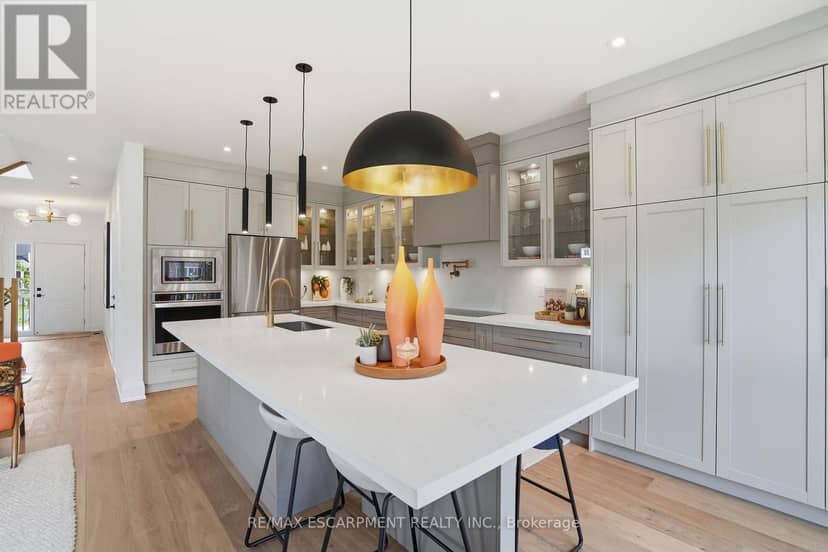 21 Rainey Drive — photo 11 of 34