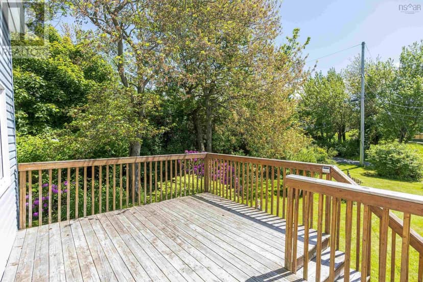 5 Fairview Avenue — photo 8 of 40