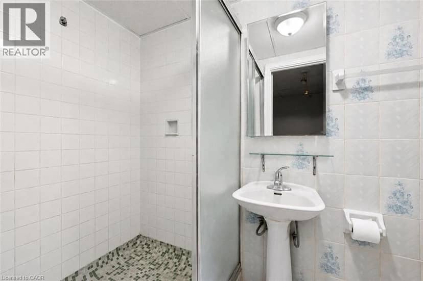 289 SPEEDVALE Avenue E — photo 16 of 21