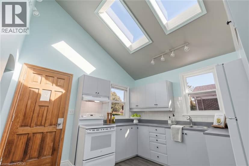 7 SHELDON Street — photo 19 of 40