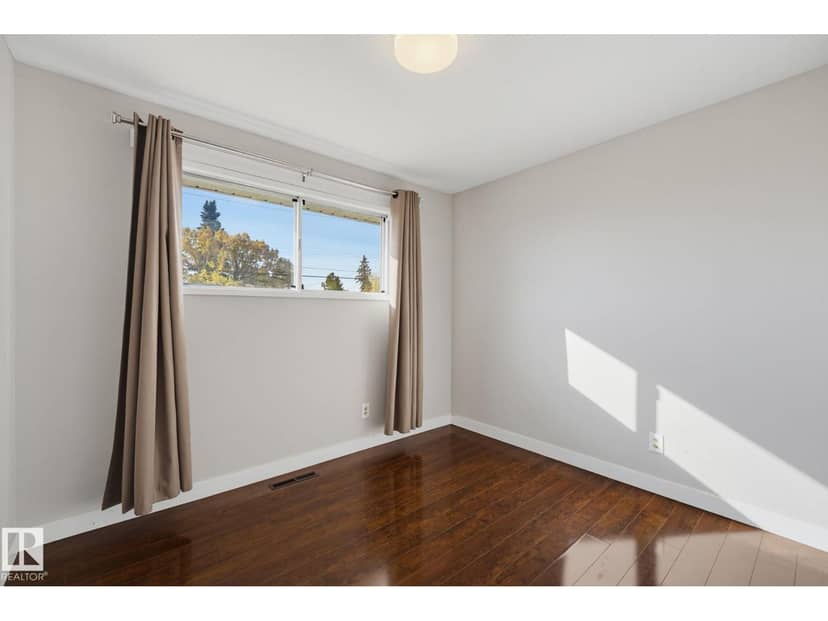 16415 87 AV NW — photo 14 of 35