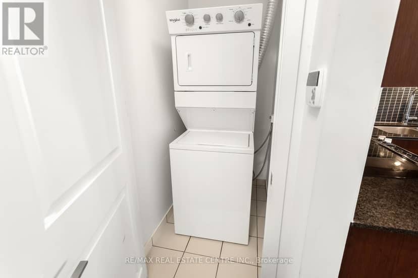 1009 - 4655 Glen Erin Drive E — photo 32 of 40