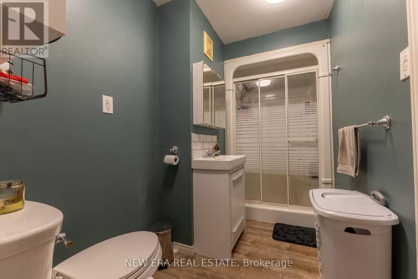276 Upper Queen Street Avenue — photo 18 of 29