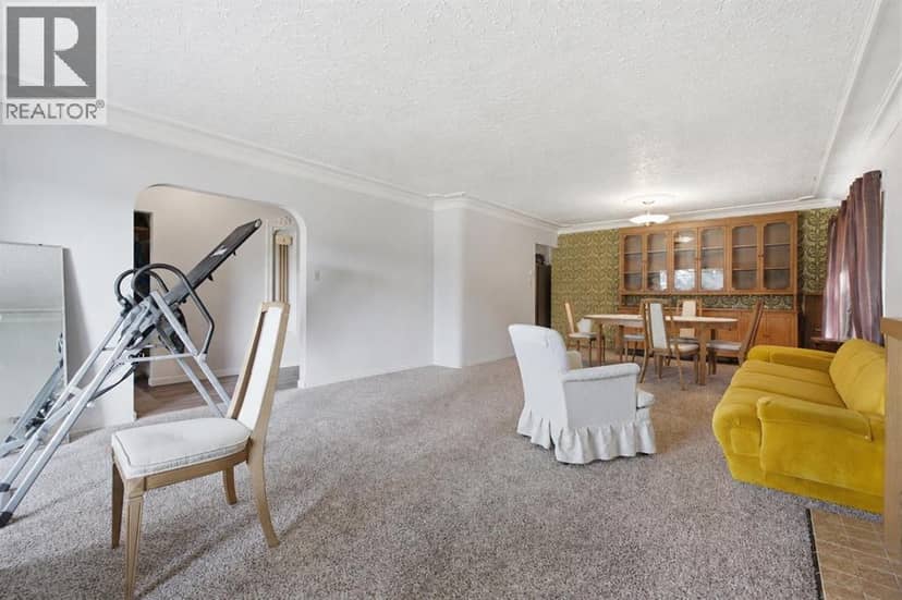 3720 Spruce Drive SW — photo 9 of 40