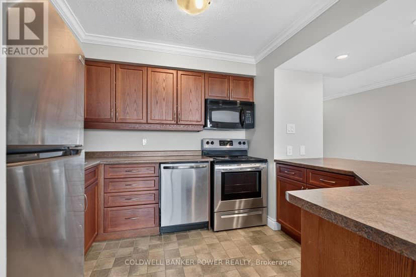 1705 - 695 Richmond Street — photo 17 of 36