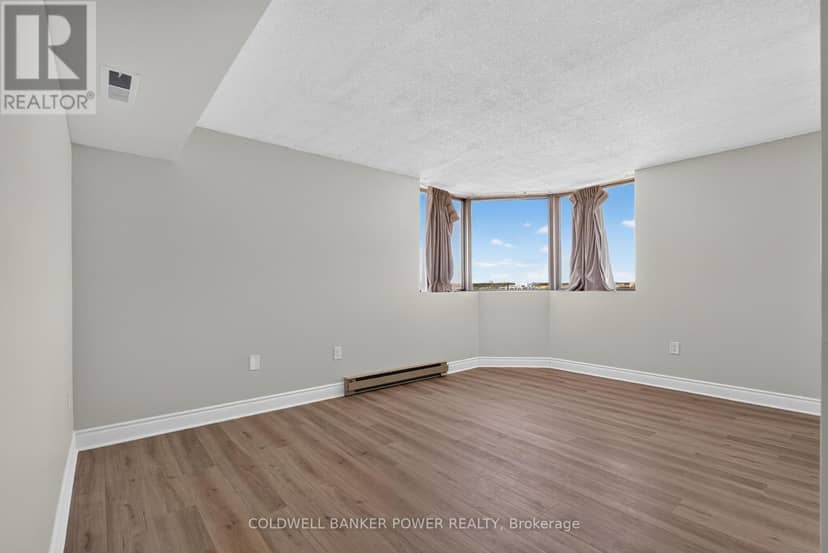 1705 - 695 Richmond Street — photo 22 of 36