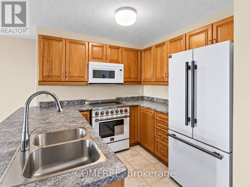 409 - 3000 Sandwich Street — photo 10 of 20
