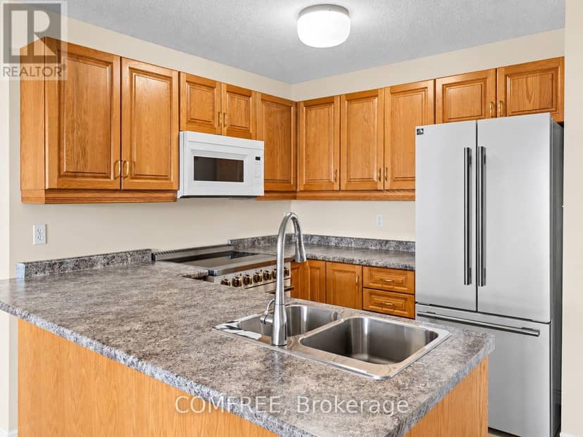 409 - 3000 Sandwich Street — photo 5 of 20