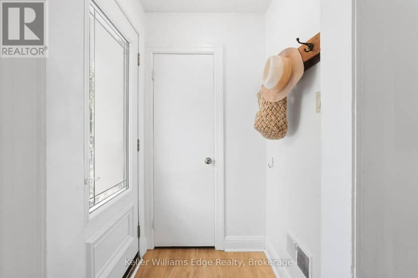 240 Bendamere Avenue, Hamilton, photo 4