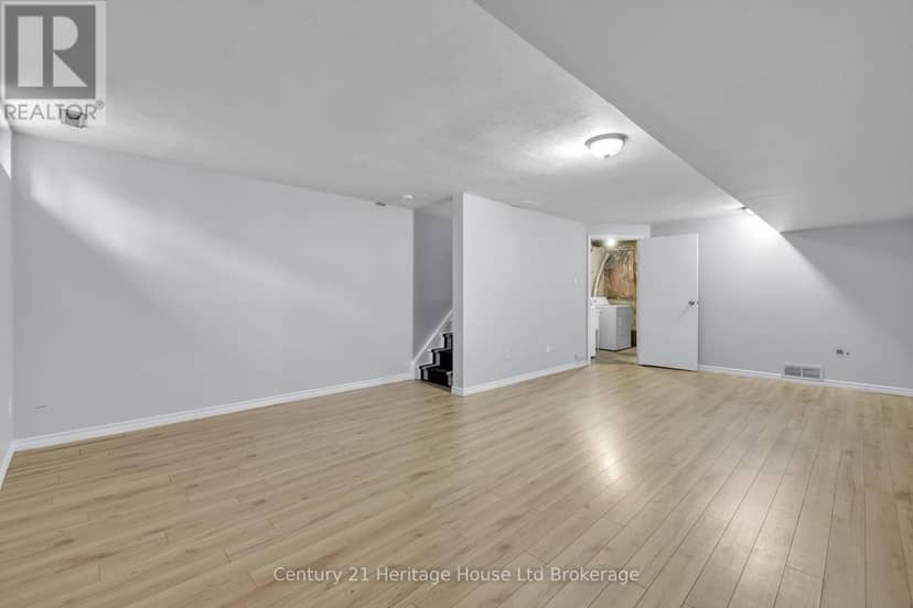 2 - 1135 Nellis Street — photo 21 of 26