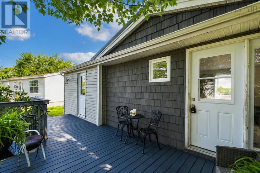 137 Greenhead Road — photo 4 of 23